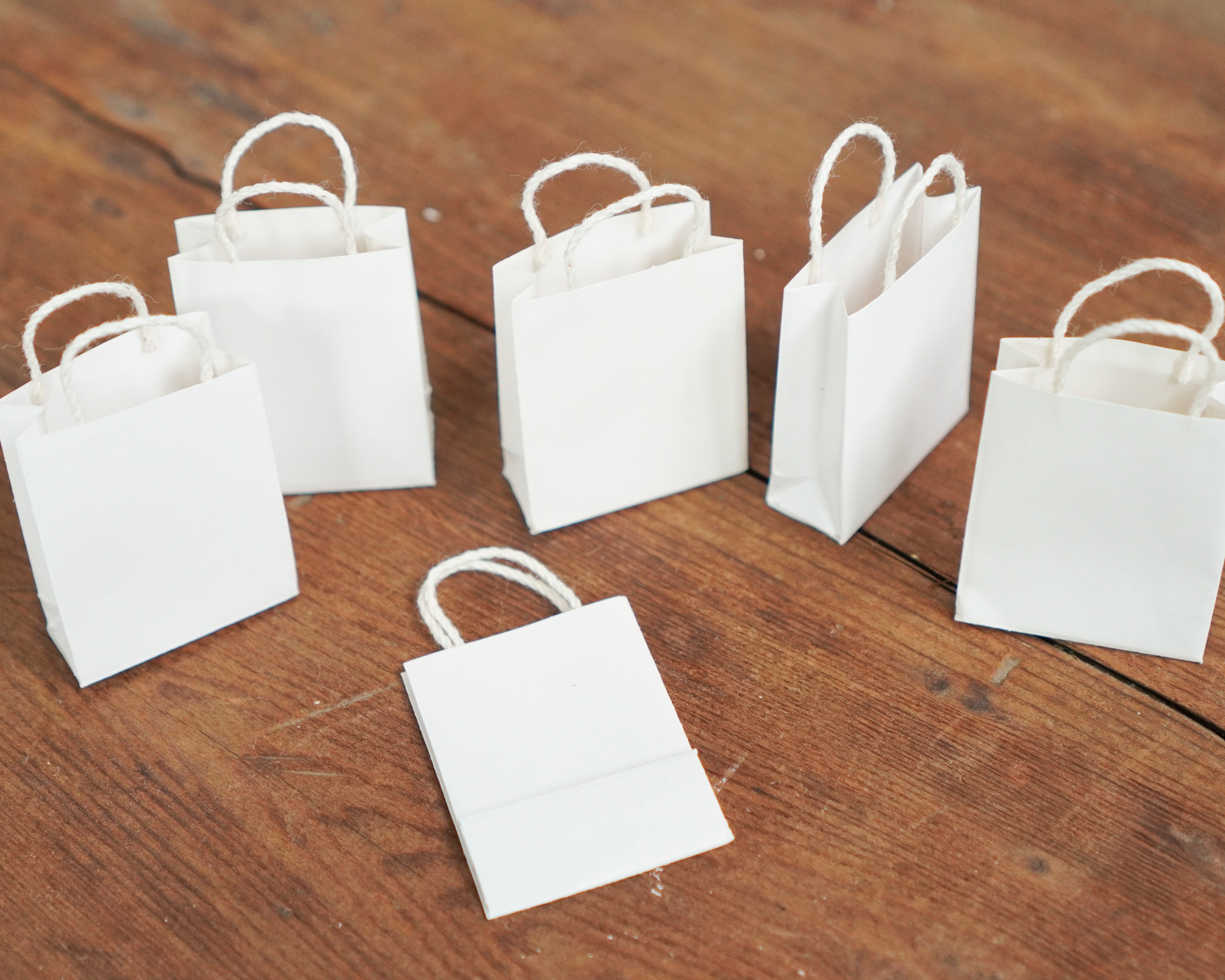 Miniature Shopping Bags - Tiny Dollhouse 1:12 Scale White Paper Gift B –  Smile Mercantile Craft Co.