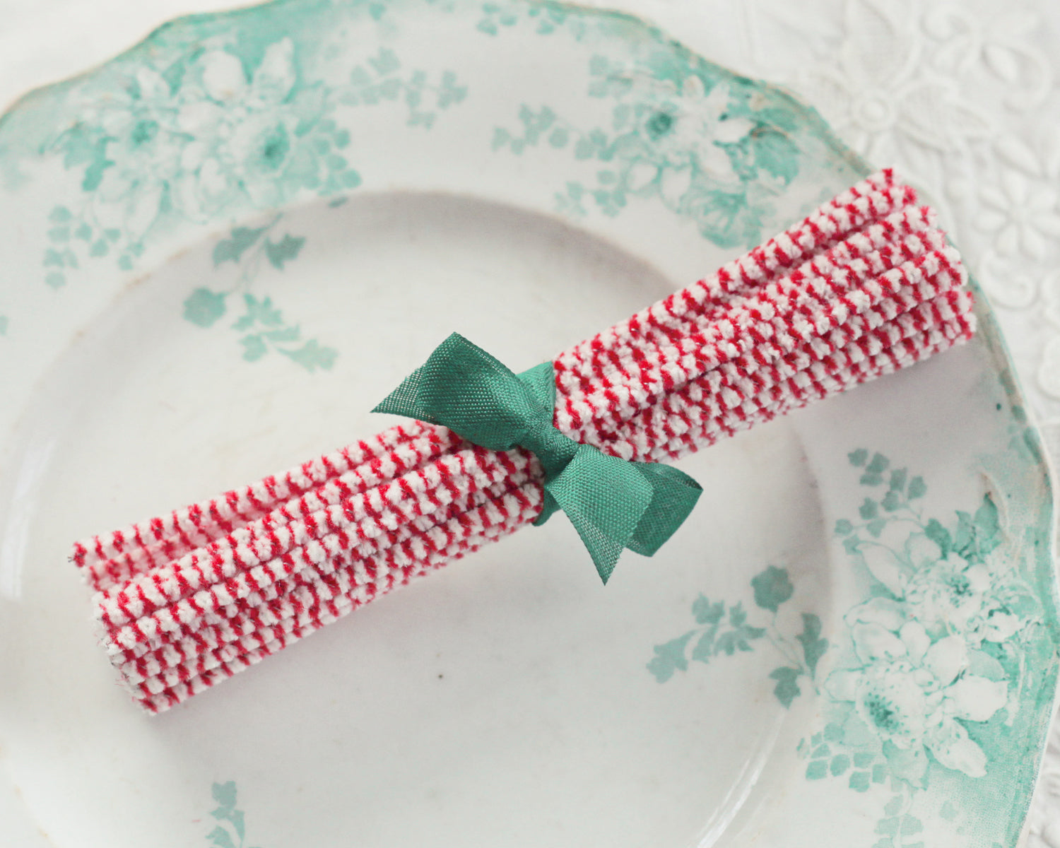 Stiff Bristle Pipe Cleaners - Red and Cream Candy Cane Striped Chenille Stems, Bundle of 36