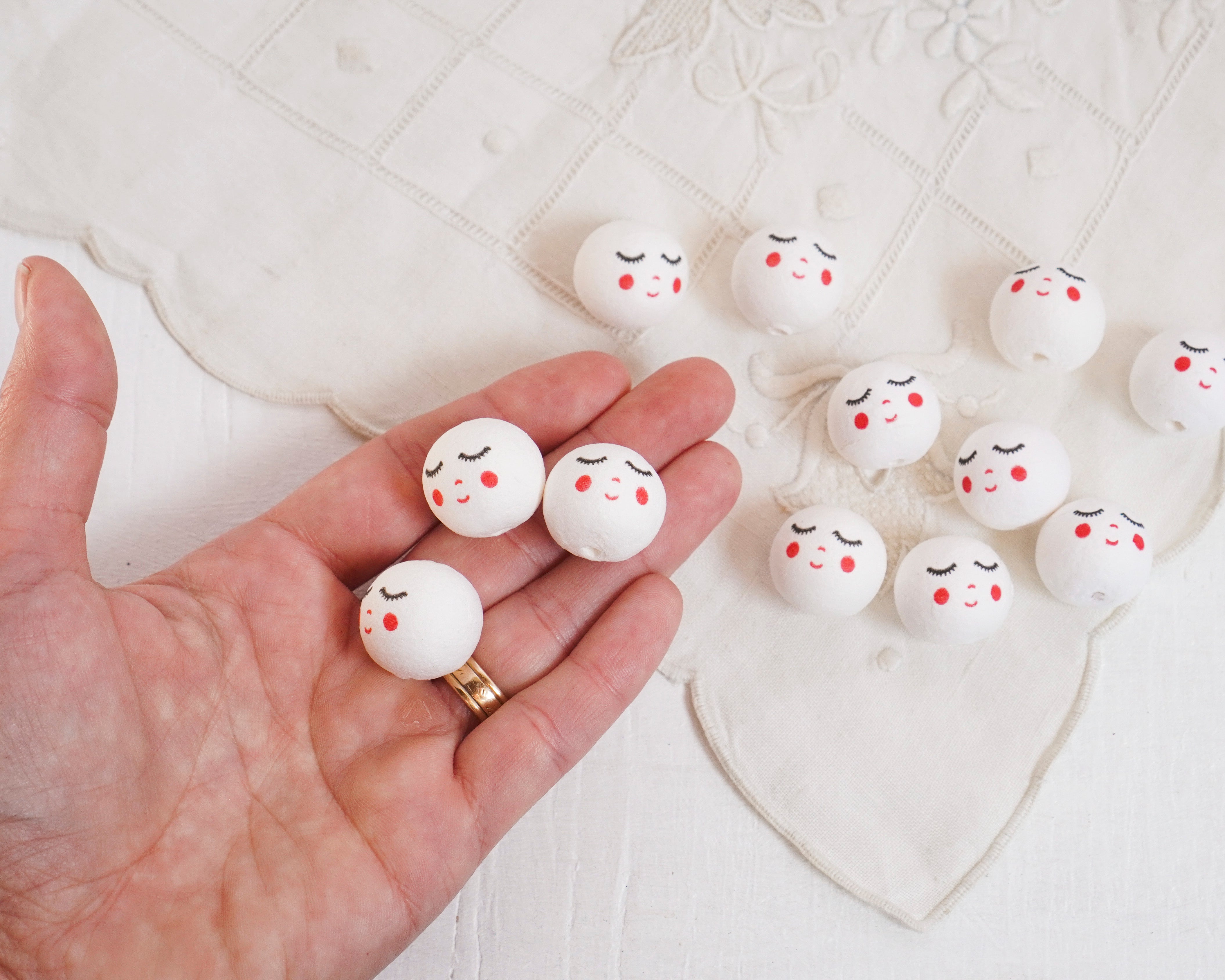 Spun Cotton Heads: DREAMER - 22mm White Doll Heads with Faces, 12 Pcs. –  Smile Mercantile Craft Co.