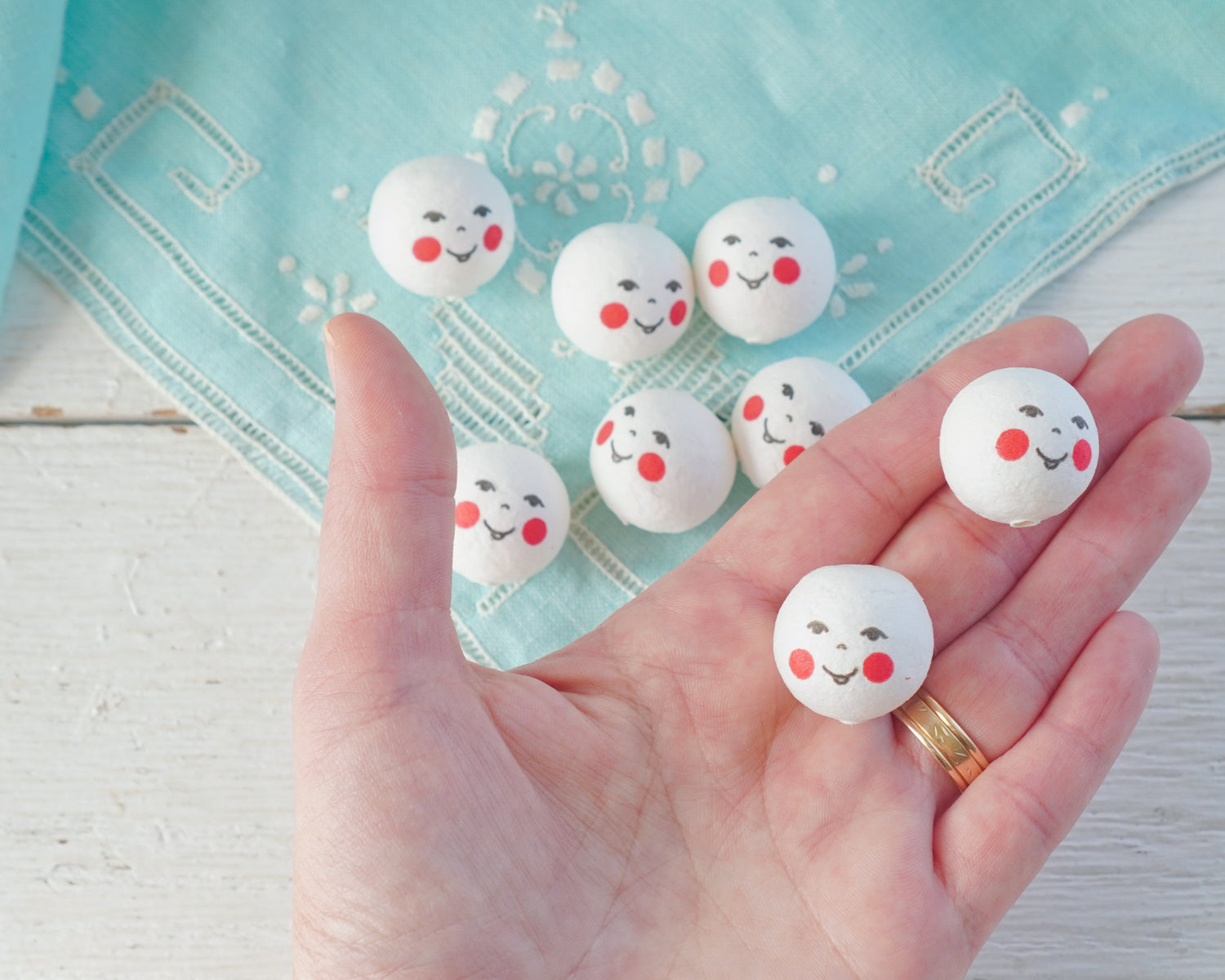 Spun Cotton Heads: DREAMER - 22mm White Doll Heads with Faces, 12 Pcs. –  Smile Mercantile Craft Co.