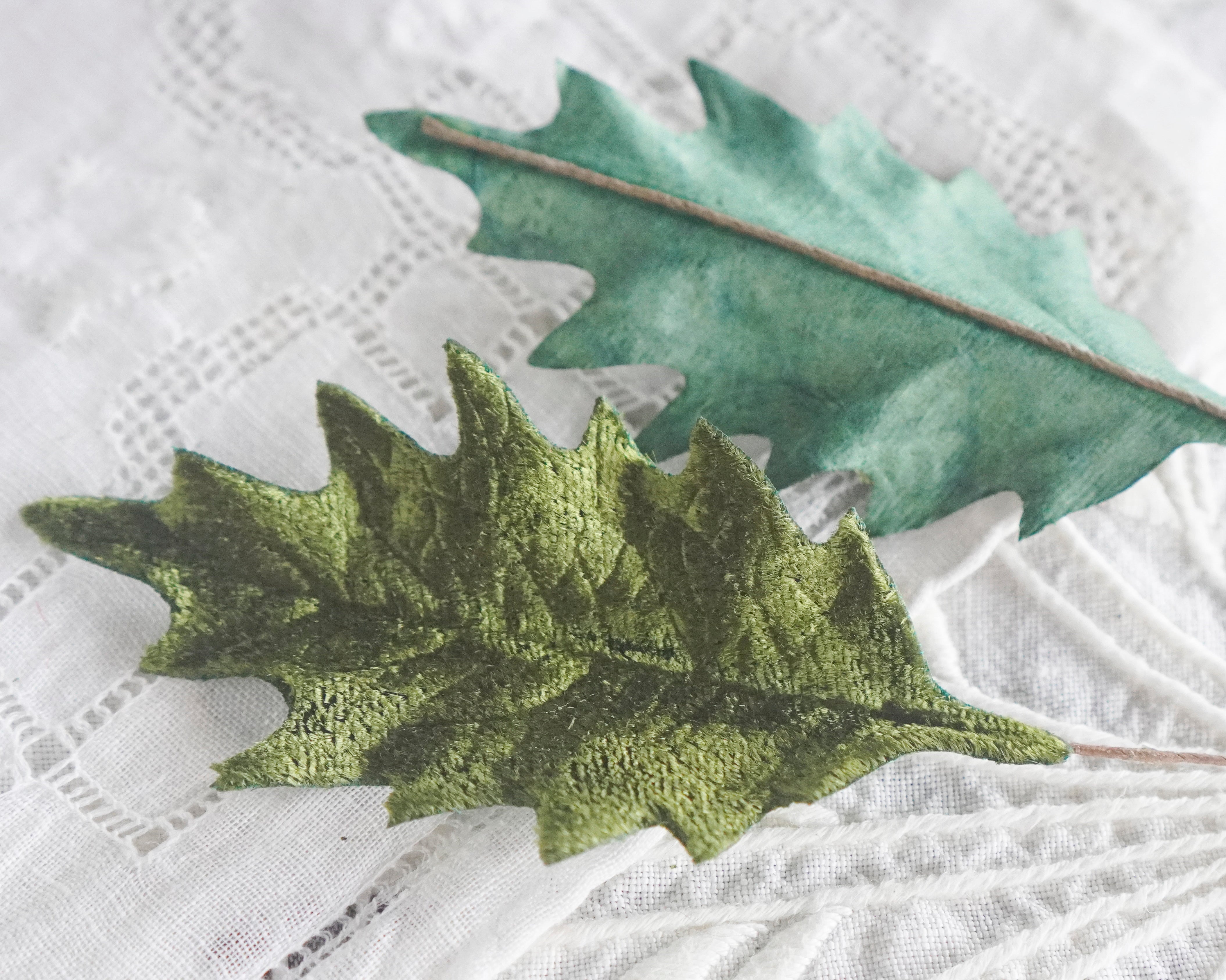 Velvet Holly Leaves, 10 Pcs.