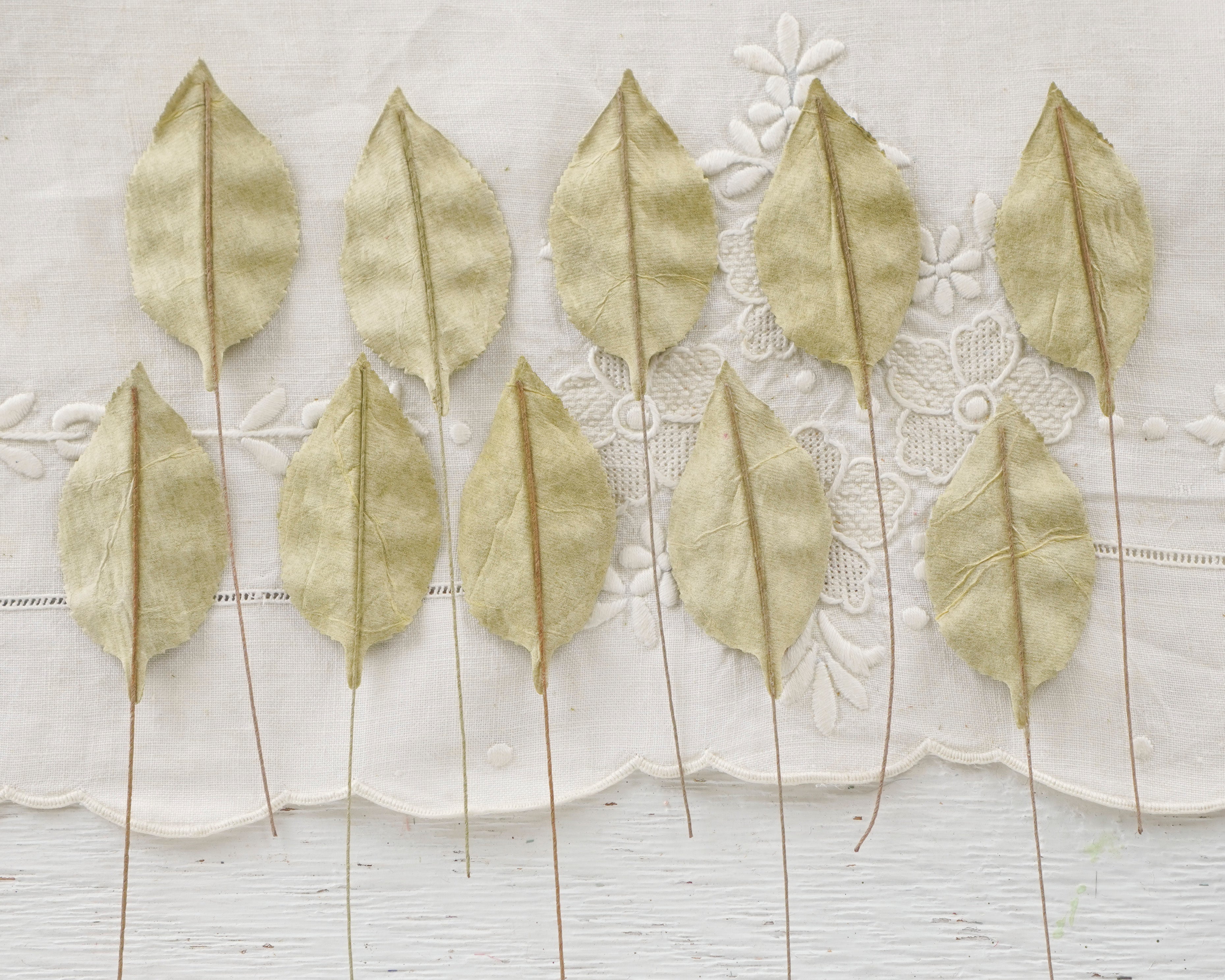 Light Moss Green Velvet Leaves, Medium, 10 Pcs. – Smile Mercantile Craft Co.